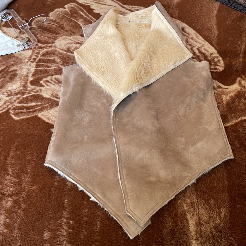 Vest - Picture 5 of 6